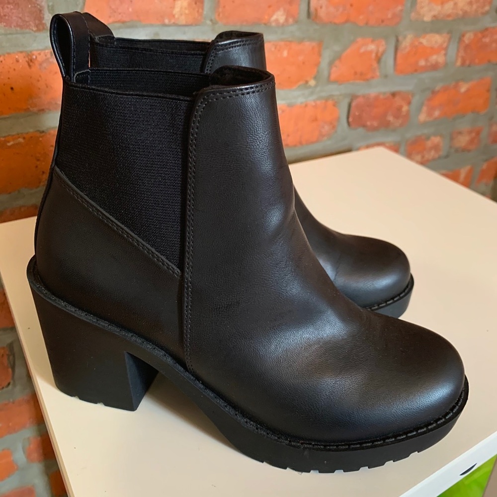 WOMEN LEATHER BOOTS